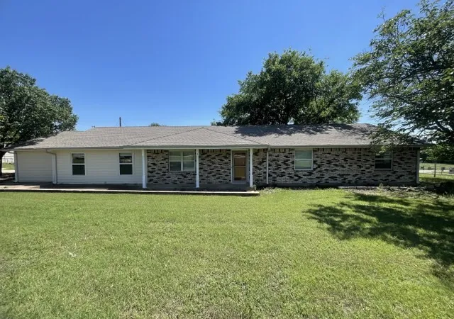 Photo 1 of Sale Pending at 3010 Clearview Dr, Midlothian, TX 76065 | MLS# 21279968 | Listing updated on 2026-08-17