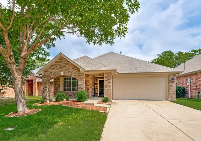 3rd image of 213 Bird Creek Dr, Little Elm, TX 75068 | MLS# 21279853
