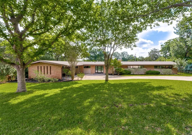 Photo 1 of Single family home for sale at 4101 Hildring Dr E, Fort Worth, TX 76109 | MLS# 21231400 | Listing updated on 2026-08-04