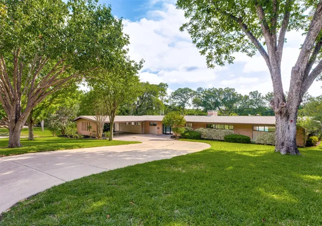 Photo 3 of Single family home for sale at 4101 Hildring Dr E, Fort Worth, TX 76109 | MLS# 21231400 | Listing updated on 2026-08-04