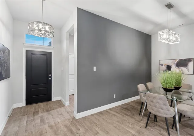 Photo 4 of Single family home for sale at 1010 Silver Oak Dr, Mansfield, TX 76063 | MLS# 21279730 | Listing updated on 2026-08-29