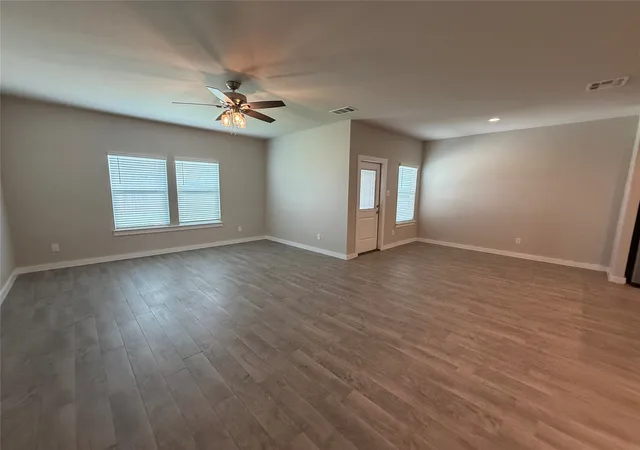 Photo 4 of Single family home for sale at 1600 Battery Park Dr, Alvarado, TX 76009 | MLS# 21280022 | Listing updated on 2026-10-02