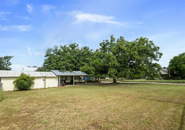 Homes for sale in Eastland, TX | 612 W Moss St, Eastland, TX 76448 | MLS# 21279852