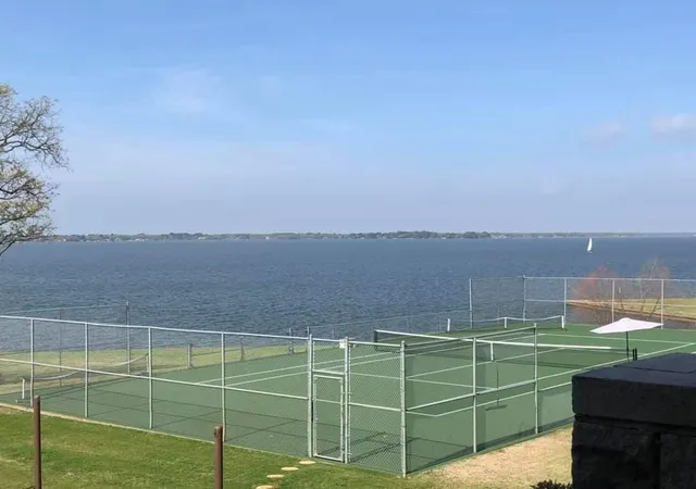 Photo 3 of Single family home for sale at 154 Hilton Head Island Dr, Mabank, TX 75156 | MLS# 21270646 | Listing updated on 2026-08-25