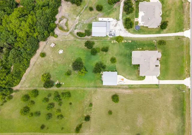 Photo 3 of Single family home for sale at 1013 Finney Dr, Weatherford, TX 76085 | MLS# 21279897 | Listing updated on 2026-08-30