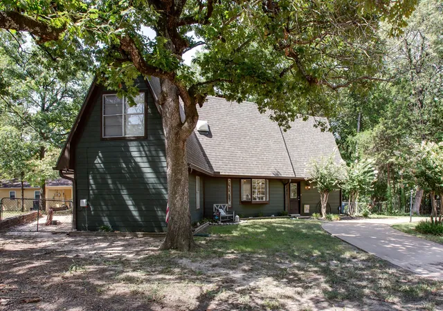 Homes for sale in Gun Barrel City, TX | 137 Oak Haven Dr, Gun Barrel City, TX 75156 | MLS# 21280023