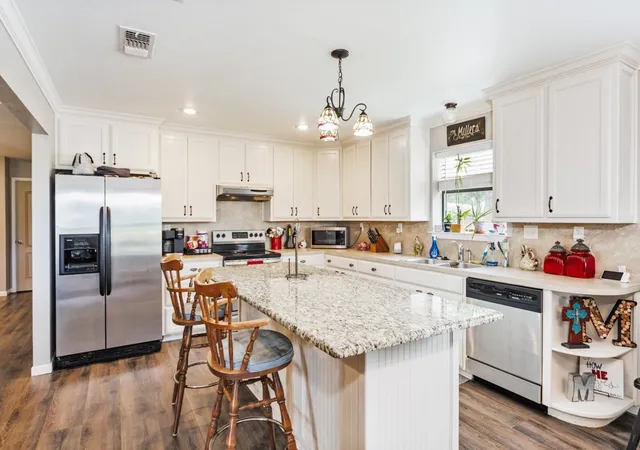 Photo 2 of Single family home for sale at 383 Briar Creek Ln, Bowie, TX 76230 | MLS# 21280116 | Listing updated on 2026-08-24