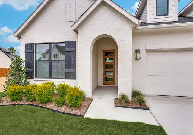 Photo 2 of Single family home for sale at 806 Mallard Dr, Aledo, TX 76008 | MLS# 21279991 | Listing updated on 2026-08-24