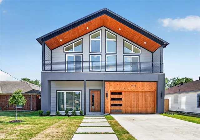 Photo 1 of Single family home for sale at 1942 Leath St, Dallas, TX 75212 | MLS# 21256569 | Listing updated on 2026-08-23