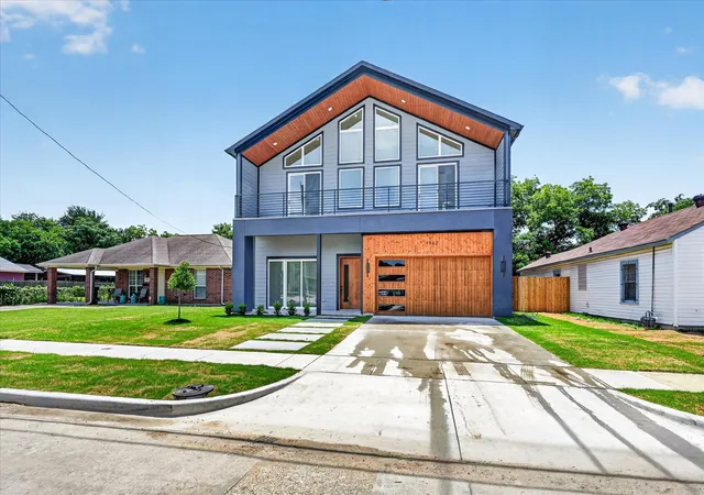 Photo 2 of Single family home for sale at 1942 Leath St, Dallas, TX 75212 | MLS# 21256569 | Listing updated on 2026-08-23