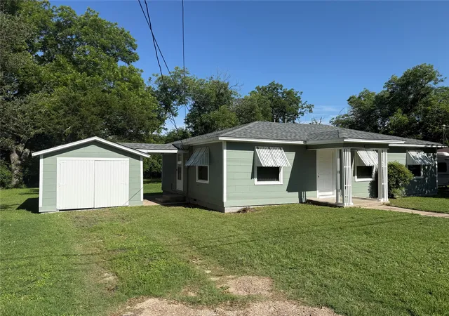 Photo 2 of Sale Pending at 323 Hurt St, Dublin, TX 76446 | MLS# 21278998 | Listing updated on 2026-07-26
