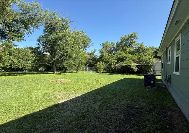 Photo 3 of Sale Pending at 323 Hurt St, Dublin, TX 76446 | MLS# 21278998 | Listing updated on 2026-07-26