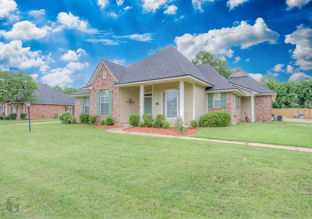 3rd image of 1951 Bayou Bend Dr, Bossier City, LA 71111 | MLS# 21280190