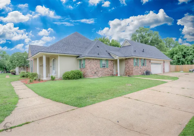 4th image of 1951 Bayou Bend Dr, Bossier City, LA 71111 | MLS# 21280190