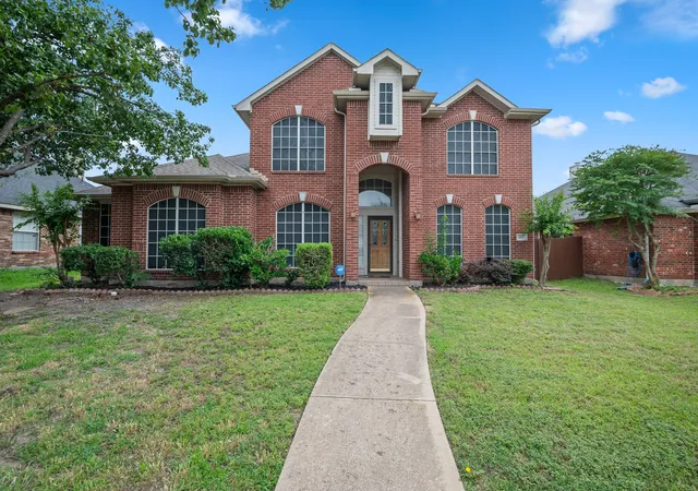 Photo 1 of Single family home for sale at 8114 Salzburg Dr, Rowlett, TX 75089 | MLS# 21280082 | Listing updated on 2026-08-22