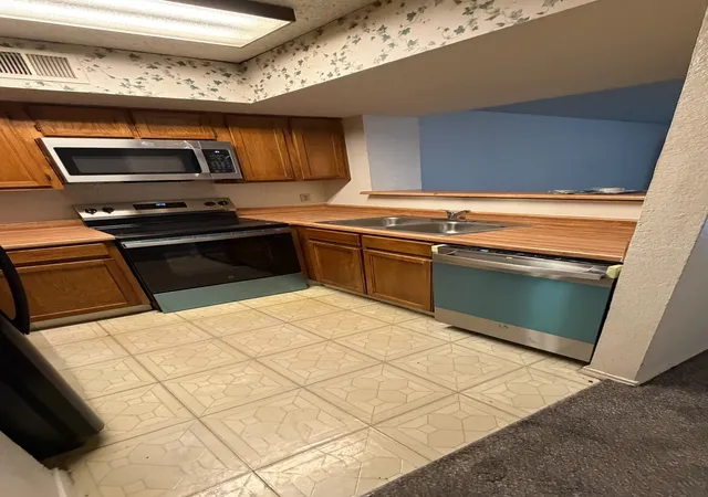 Photo 3 of Condo for sale at 2300 Balsam Dr #G102, Arlington, TX 76006 | MLS# 21280255 | Listing updated on 2026-08-22