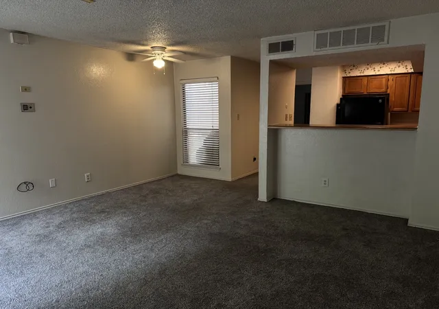 Listing Photo 4 - Condo for sale in building located at 2300 Balsam Dr, Arlington, TX 76006 - Unit #G102