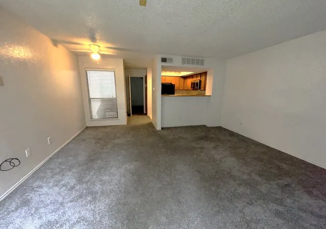 Listing Photo 5 - Condo for sale in building located at 2300 Balsam Dr, Arlington, TX 76006 - Unit #G102