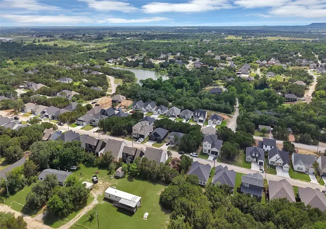 Homes for sale in Granbury, TX | 5700 Barkridge Dr, Granbury, TX 76048 | MLS# 21280274