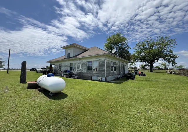 Homes for sale in Terrell, TX | 8775 County Road 353, Terrell, TX 75161 | MLS# 21280268