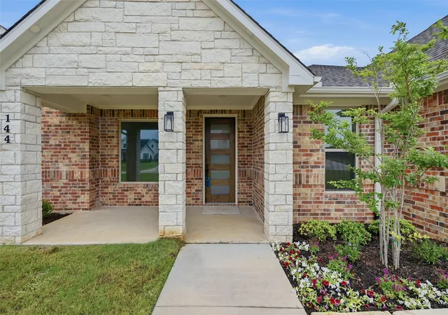 Homes for sale in Pottsboro, TX | 144 Shawnee Trl, Pottsboro, TX 75076 | MLS# 21270209
