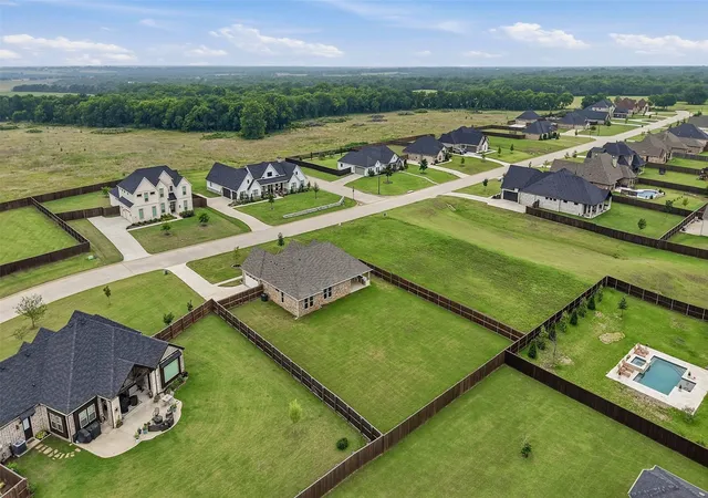 Homes for sale in Pottsboro, TX | 144 Shawnee Trl, Pottsboro, TX 75076 | MLS# 21270209