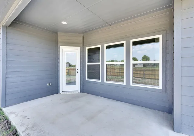 Homes for sale in Palmer, TX | 350 E Lamar St, Palmer, TX 75152 | MLS# 21278317