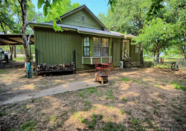 Photo 3 of Single family home for sale at 140 Elm Rd, Nocona, TX 76255 | MLS# 21280238 | Listing updated on 2026-10-01