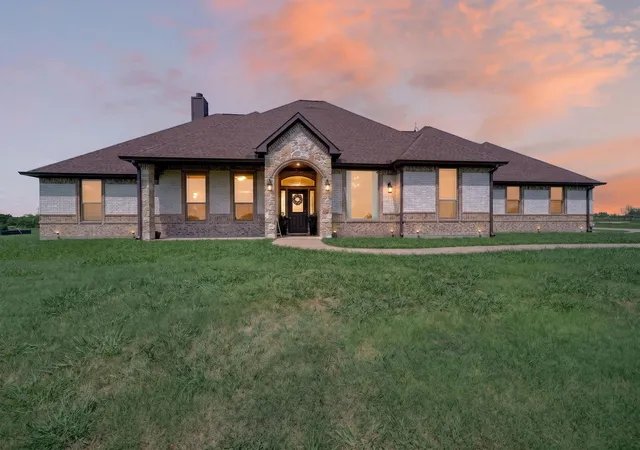 Photo 2 of Single family home for sale at 1700 N Munson Rd, Royse City, TX 75189 | MLS# 21279947 | Listing updated on 2026-07-14