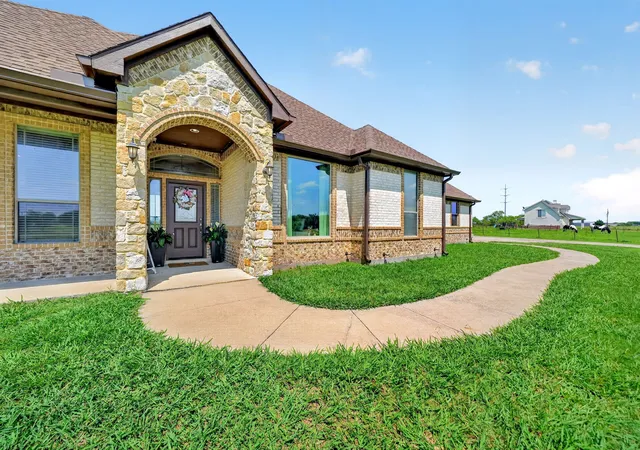 Photo 3 of Single family home for sale at 1700 N Munson Rd, Royse City, TX 75189 | MLS# 21279947 | Listing updated on 2026-07-14