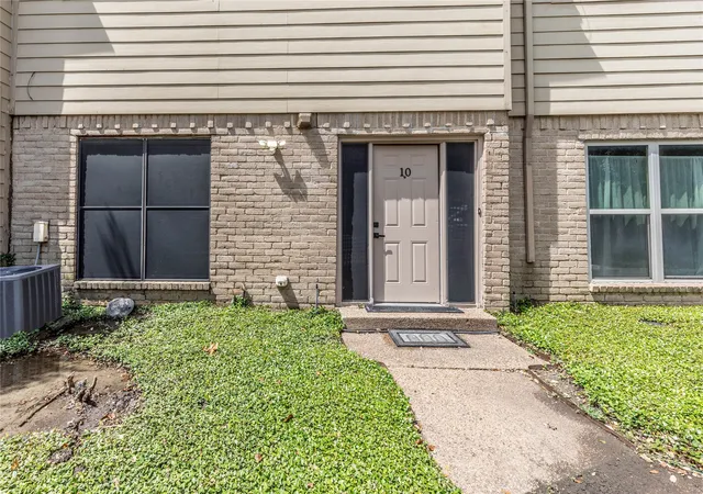 Homes for sale in Dallas, TX | 7031 Holly Hill Dr #10, Dallas, TX 75231 | MLS# 21280311