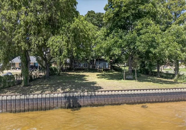 Homes for sale in Trinidad, TX | 211 Rosemary Dr, Trinidad, TX 75163 | MLS# 21280354