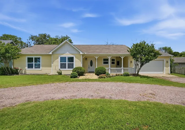 Homes for sale in Gainesville, TX | 103 Seminole Dr, Gainesville, TX 76240 | MLS# 21280059