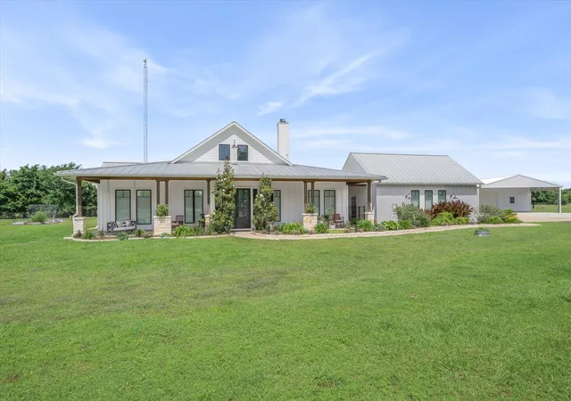 Photo 2 of Sale Pending at 185 Vz County Road 3818, Wills Point, TX 75169 | MLS# 21279718 | Listing updated on 2026-08-22