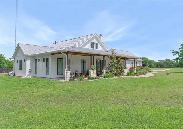 Photo 3 of Sale Pending at 185 Vz County Road 3818, Wills Point, TX 75169 | MLS# 21279718 | Listing updated on 2026-08-22