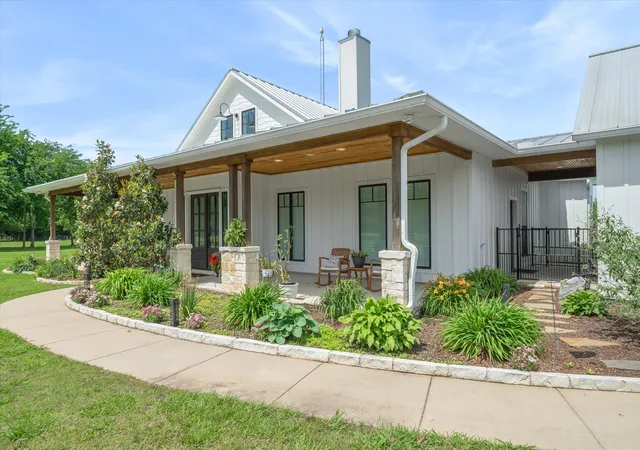 Photo 4 of Sale Pending at 185 Vz County Road 3818, Wills Point, TX 75169 | MLS# 21279718 | Listing updated on 2026-08-22