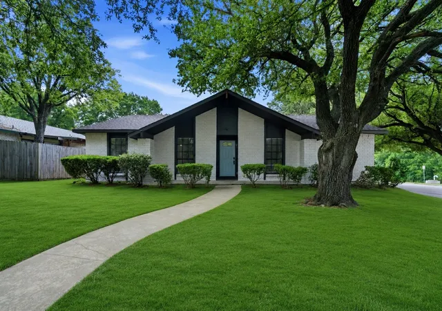 Photo 1 of Single family home for sale at 6422 Faircove Cir, Garland, TX 75043 | MLS# 21280359 | Listing updated on 2026-09-26
