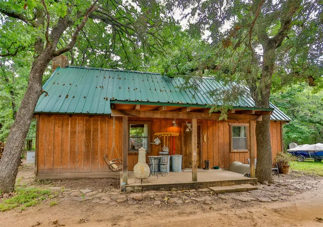 Homes for sale in St Jo, TX | 8963 Fm 677 N, St Jo, TX 76265 | MLS# 21280399