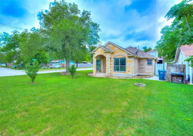 Homes for sale in Fort Worth, TX | 3101 Angle Ave, Fort Worth, TX 76106 | MLS# 21277479