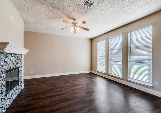 Photo 4 of Single family home for sale at 2416 Redfield Dr, Mesquite, TX 75181 | MLS# 21278583 | Listing updated on 2026-09-26