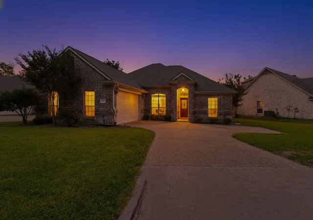 Homes for sale in Robinson, TX | 3148 Lippizan St, Robinson, TX 76706 | MLS# 21280047