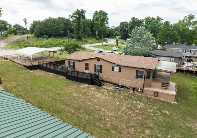 Photo 3 of Manufactured home for sale at 266 Hickory Hills Dr, Murchison, TX 75778 | MLS# 21277406 | Listing updated on 2026-09-29