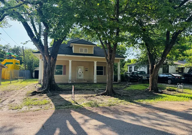 Photo 1 of Single family home for sale at 1203 Sewanee Dr, Marlin, TX 76661 | MLS# 21280485 | Listing updated on 2026-08-22
