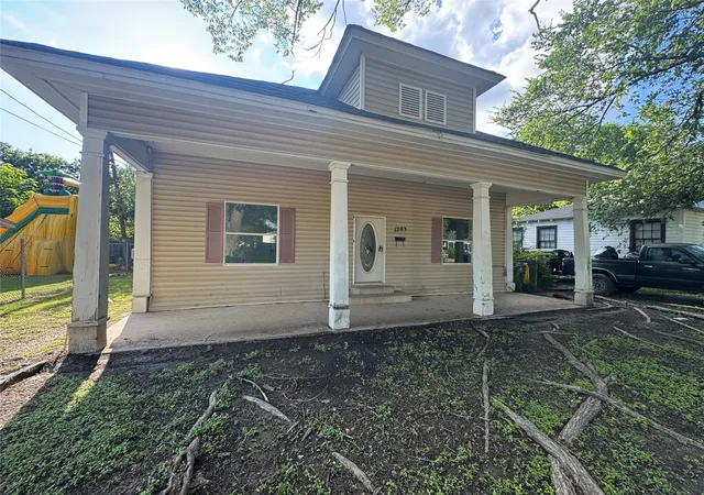 Photo 2 of Single family home for sale at 1203 Sewanee Dr, Marlin, TX 76661 | MLS# 21280485 | Listing updated on 2026-08-22