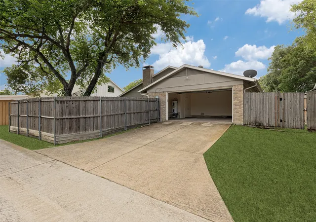 Homes for sale in Richardson, TX | 2117 Oak Brook Dr, Richardson, TX 75081 | MLS# 21280465