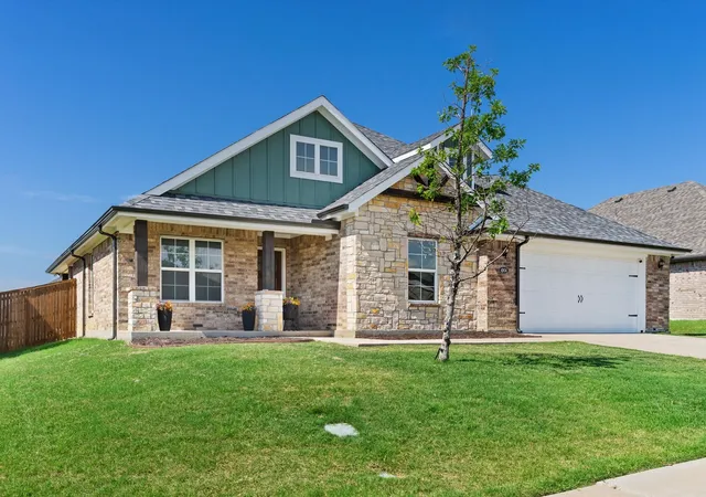 Homes for sale in Sanger, TX | 4904 Stratford Pl Dr, Sanger, TX 76266 | MLS# 21280479