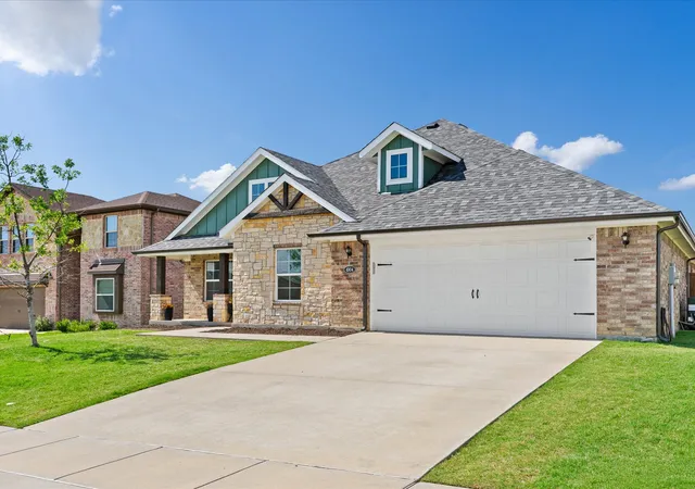 Homes for sale in Sanger, TX | 4904 Stratford Pl Dr, Sanger, TX 76266 | MLS# 21280479