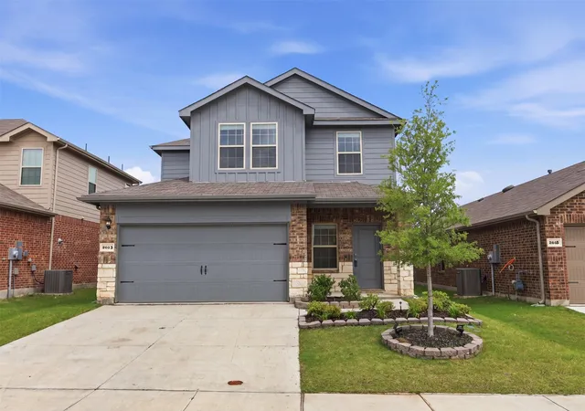 Photo 1 of Sale Pending at 2013 Crested Jay Dr, Crandall, TX 75114 | MLS# 21269340 | Listing updated on 2026-08-22