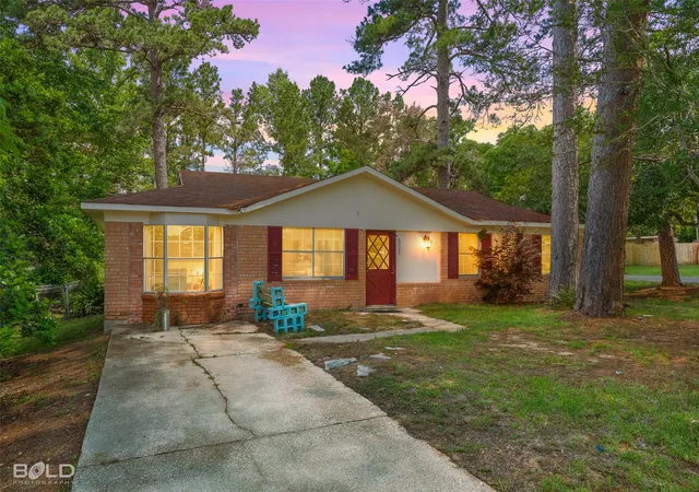 Photo 1 of Sale Pending at 502 Dixon Ave, Shreveport, LA 71106 | MLS# 21279146 | Listing updated on 2026-07-13