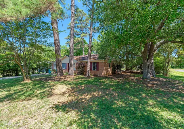 Photo 3 of Sale Pending at 502 Dixon Ave, Shreveport, LA 71106 | MLS# 21279146 | Listing updated on 2026-07-13